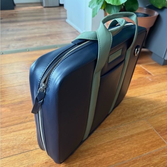 Leather Laptop Messenger Bag - Picture 2 of 3